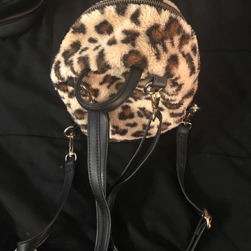 🐆🎒Cheetah Print Mini Backpack 🎒🐆 - Picture 5 of 7